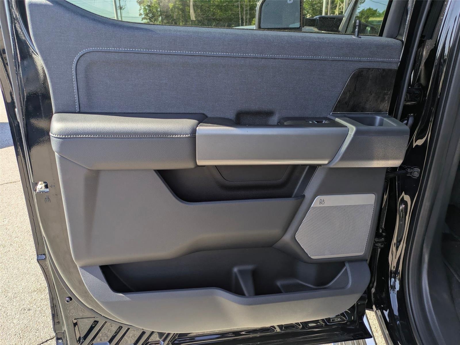 New 2026 Agate Black Metallic Ford F-250® Lariat® image 25