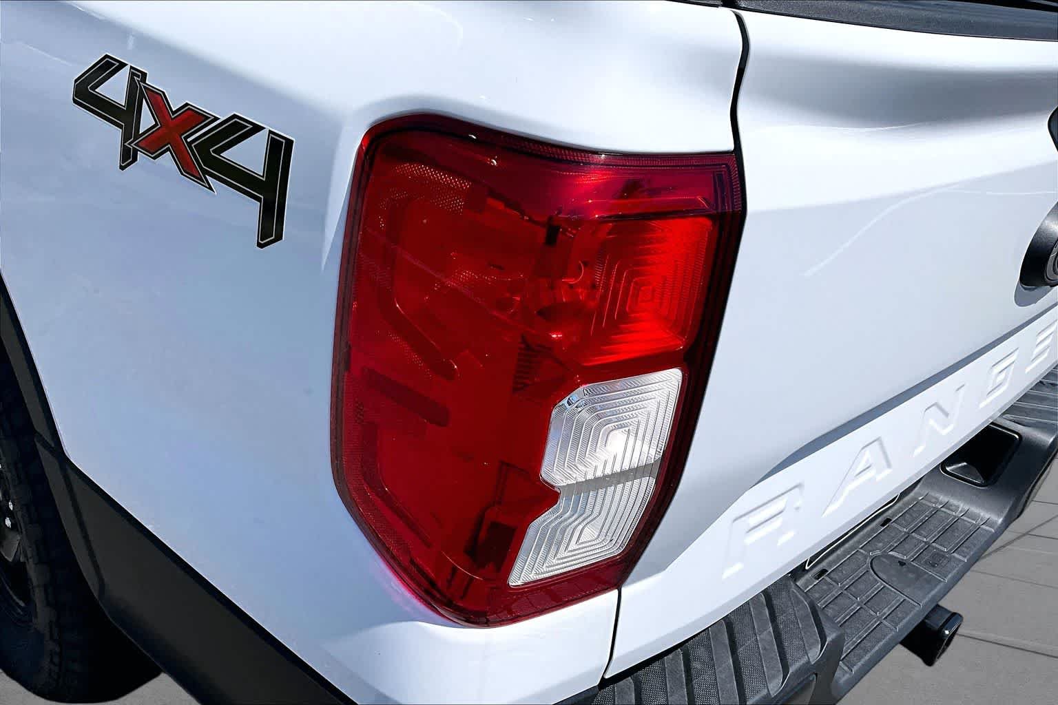 New 2026 Oxford White Ford XL image 14