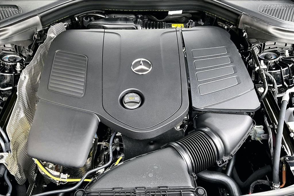 New 2026 Black Mercedes-Benz GLC 300 image 25