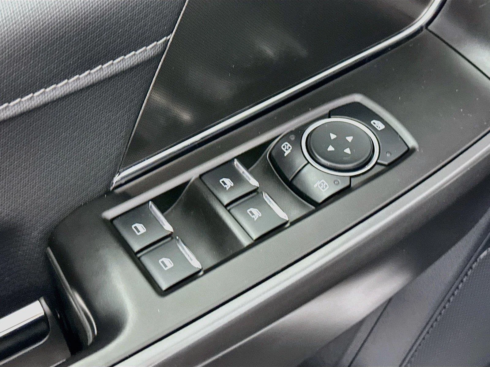Used 2024 Oxford White Ford XLT image 21