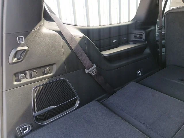 New 2026 Baltic-Gray Metallic Clear-Coat Exterior Paint Jeep Limited Altitude image 13