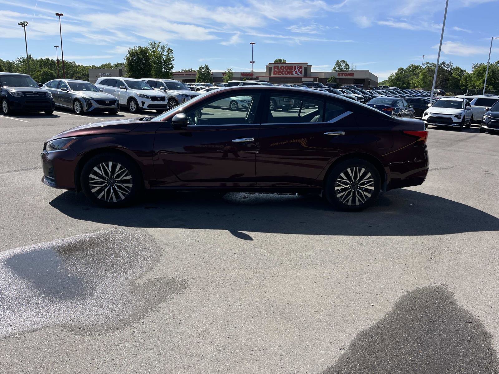 2024 Nissan Altima SV - Photo 6