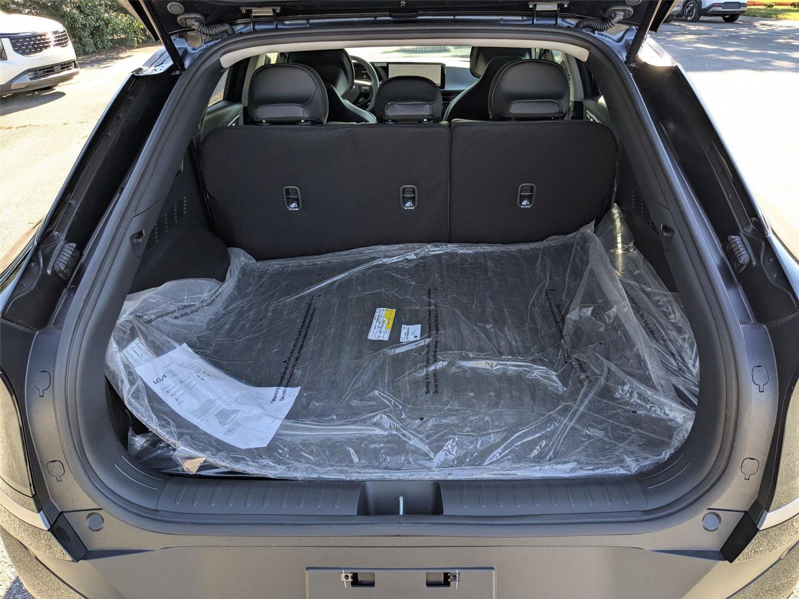 New 2025 Ebony Black Kia Light Long Range image 31
