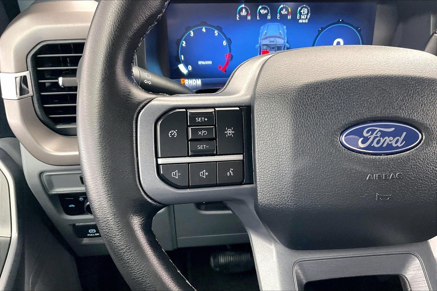 Used 2025 Agate Black Metallic Ford XLT image 21
