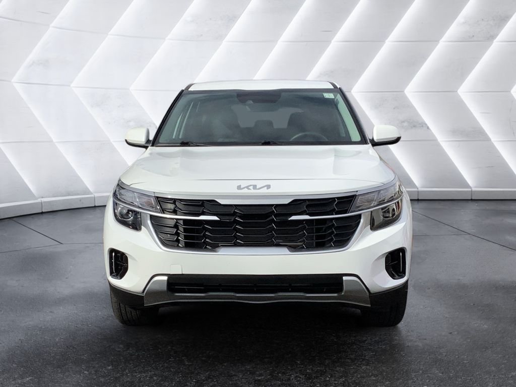 Used 2025 White Kia LX image 2