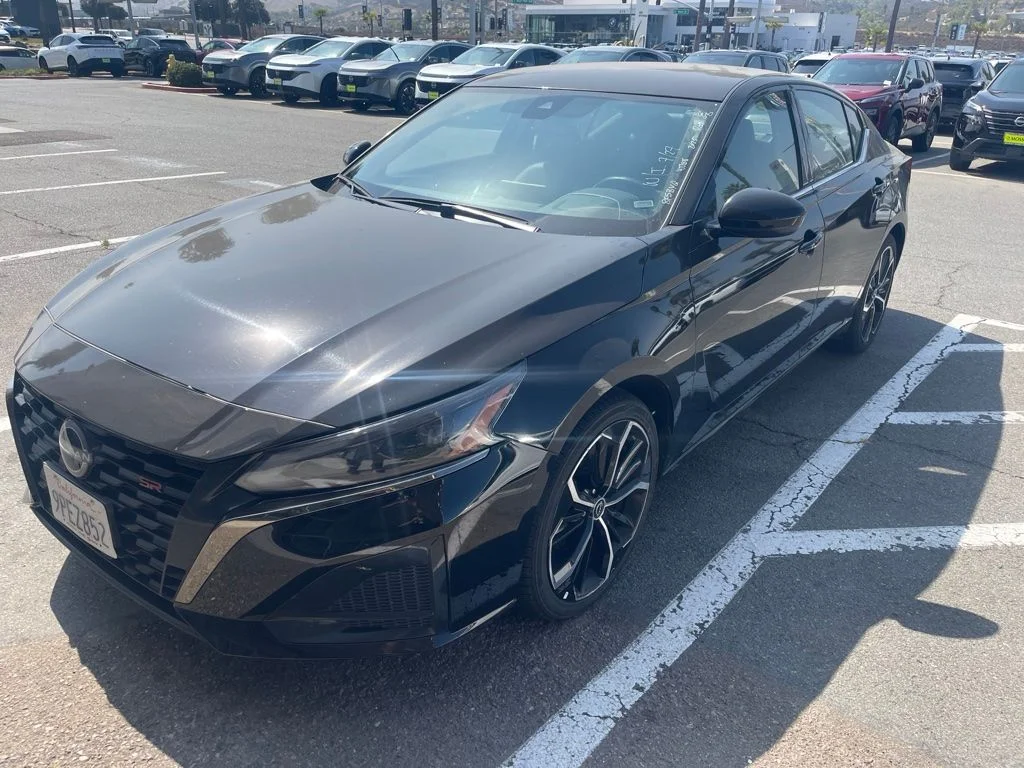 Used 2025 Black Nissan 2.5 SR image 1