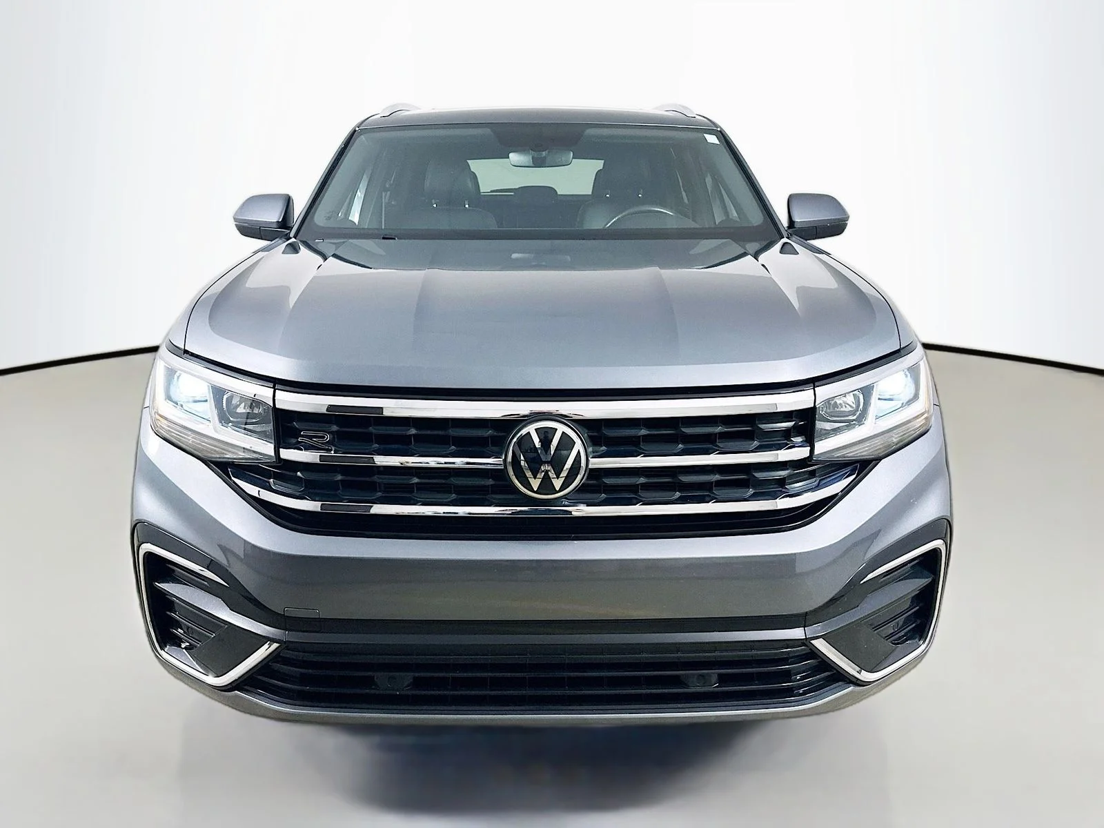 Used 2020 Gray Volkswagen  image 2