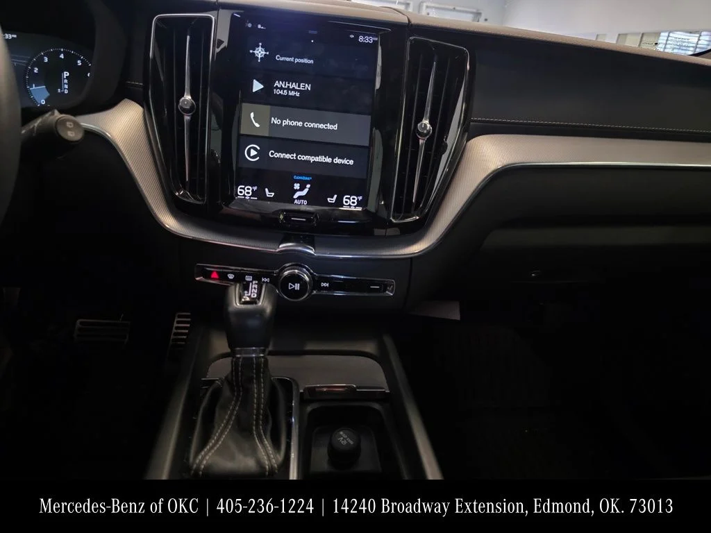 Used 2020 Gray Volvo T5 R-Design image 10