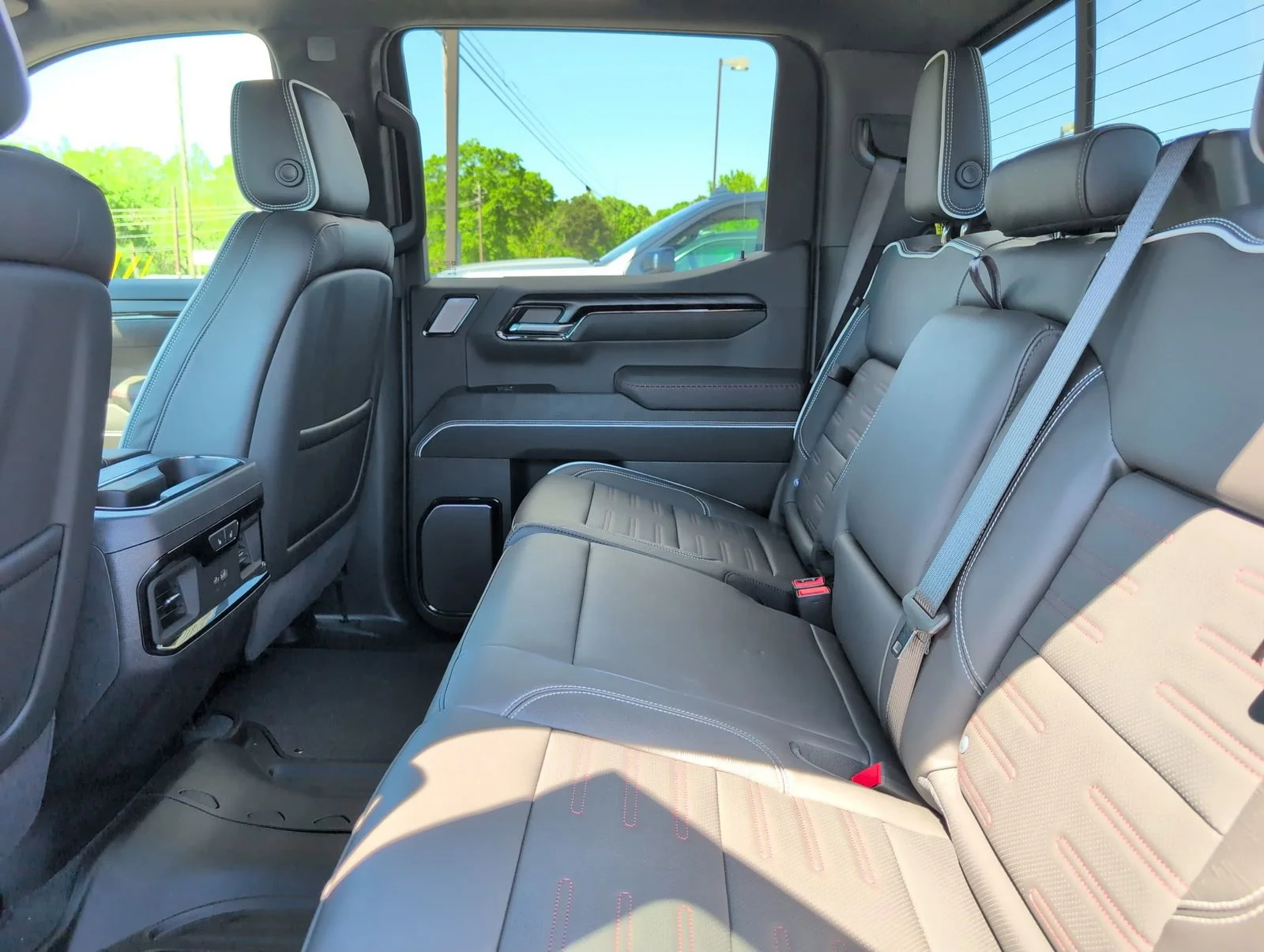 New 2026 Sterling Metallic GMC AT4X image 32