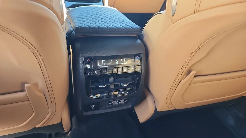 Used 2023 White Jeep Summit image 15
