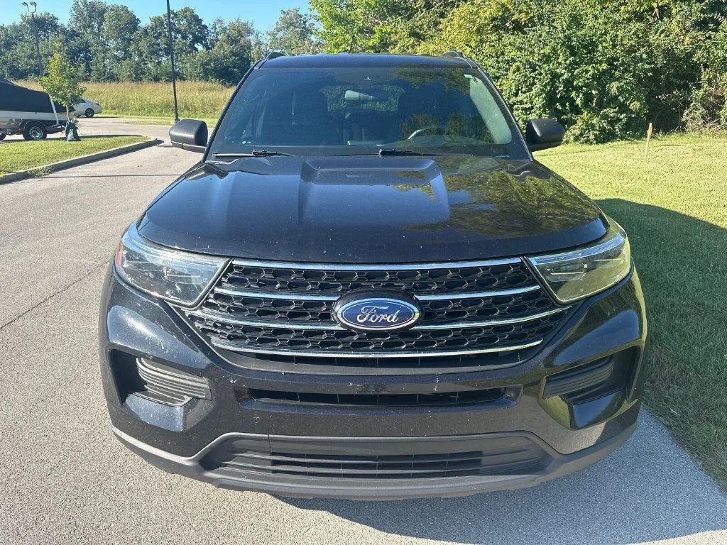 Used 2020 Black Ford XLT image 9