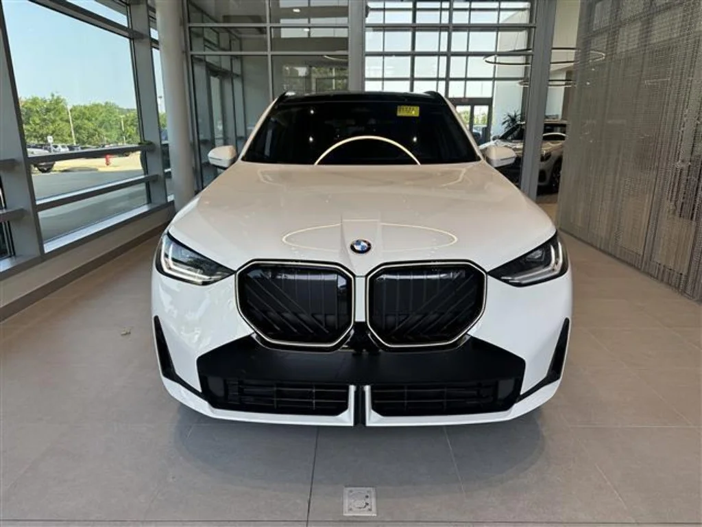 New 2026 Alpine White BMW 30 xDrive image 2