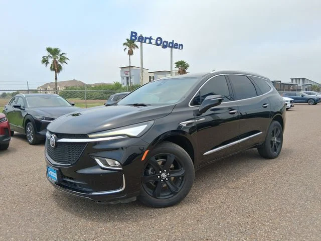 2024 Buick Enclave Essence's photo