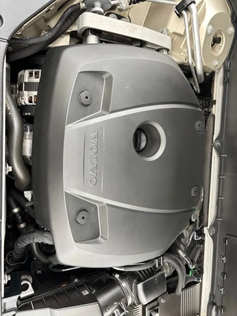 Used 2016  Volvo T6 Momentum image 25