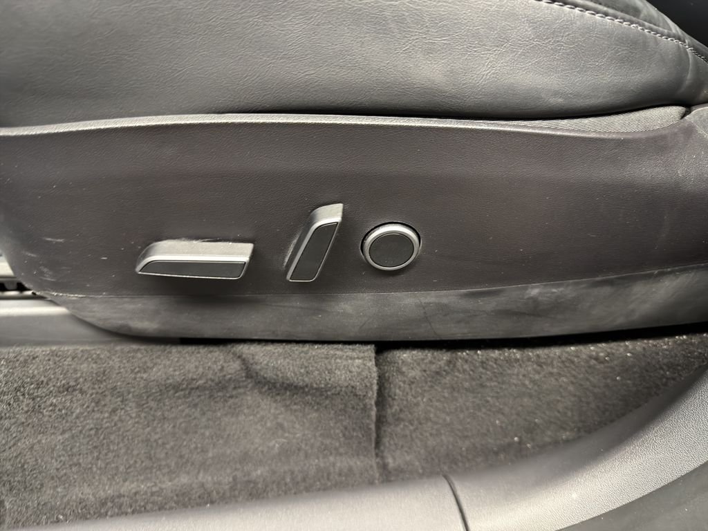 Used 2021 Tesla Model Y Long Range with VIN 5YJYGDEEXMF090226 for sale in Kansas City, KS