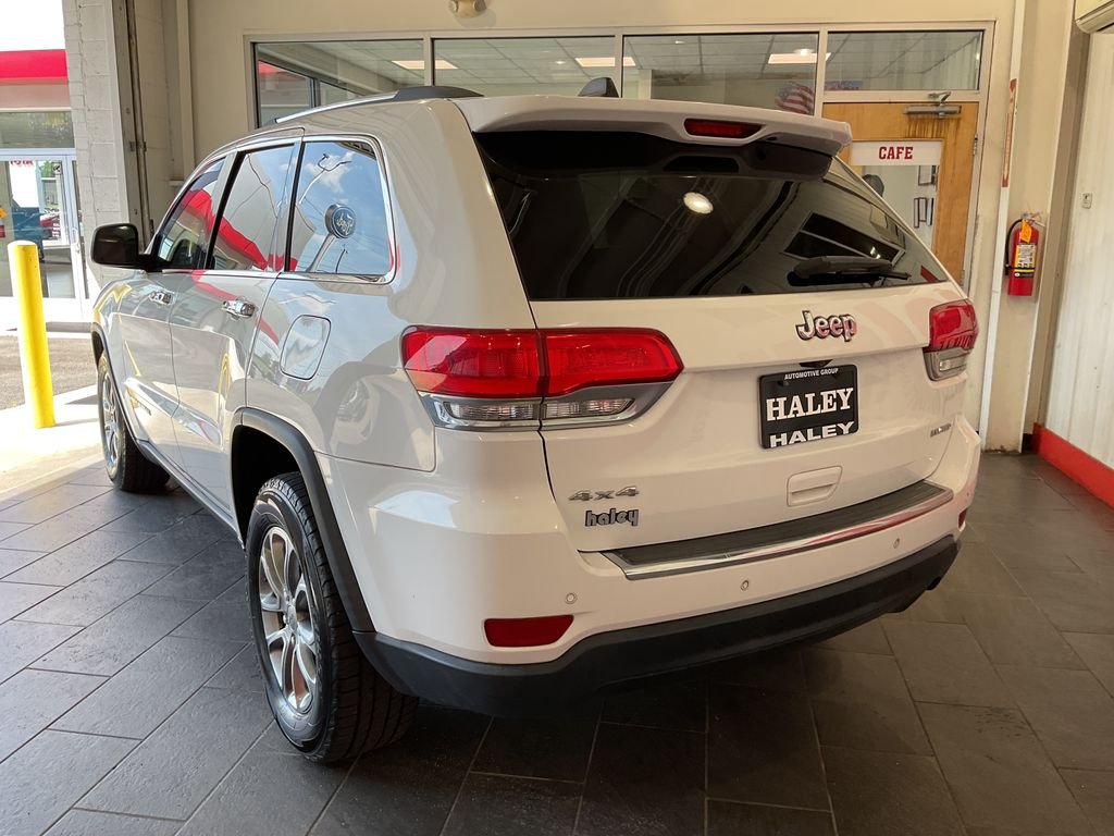 Used 2015 White Jeep Limited image 6