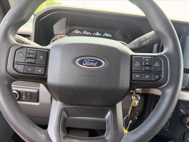 Used 2024 Oxford White FORD  image 17