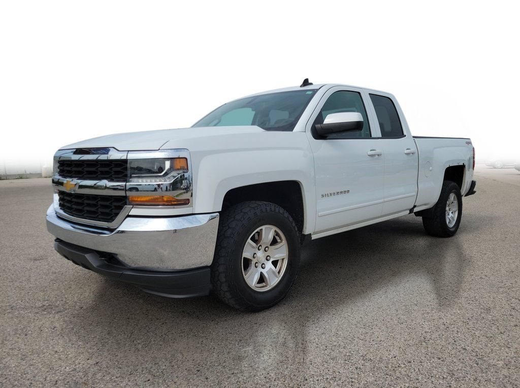 Used 2017 SUMMIT WHITE Chevrolet LT image 2