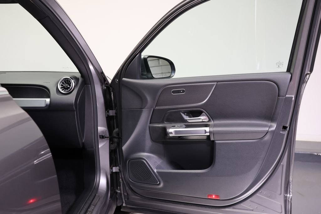 Used 2022 Mountain Gray Metallic Mercedes-Benz GLB 250 image 45