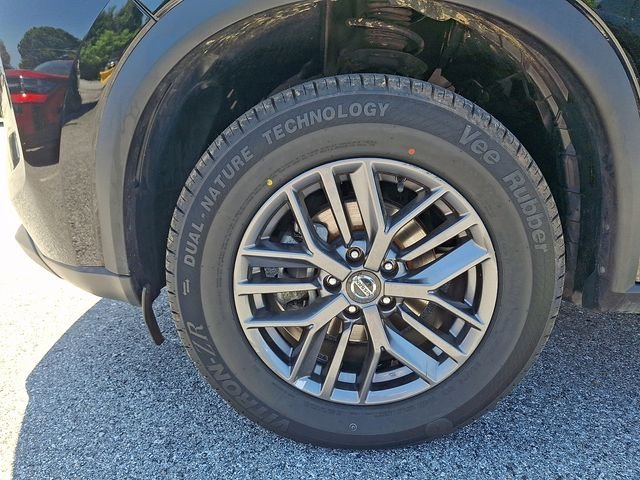 Used 2021 Black Nissan S image 28