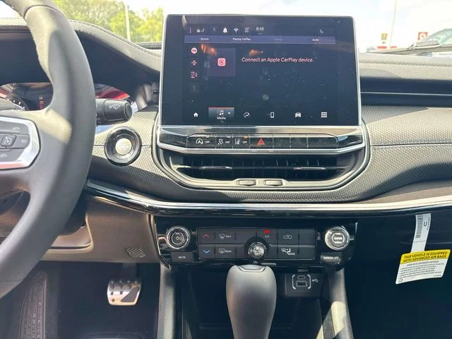 New 2026 White Jeep Latitude image 26