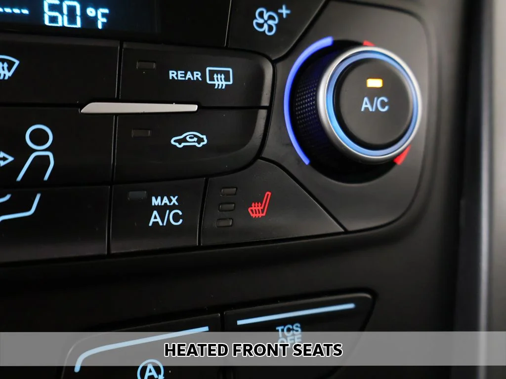 Used 2019 Green Ford SE image 4