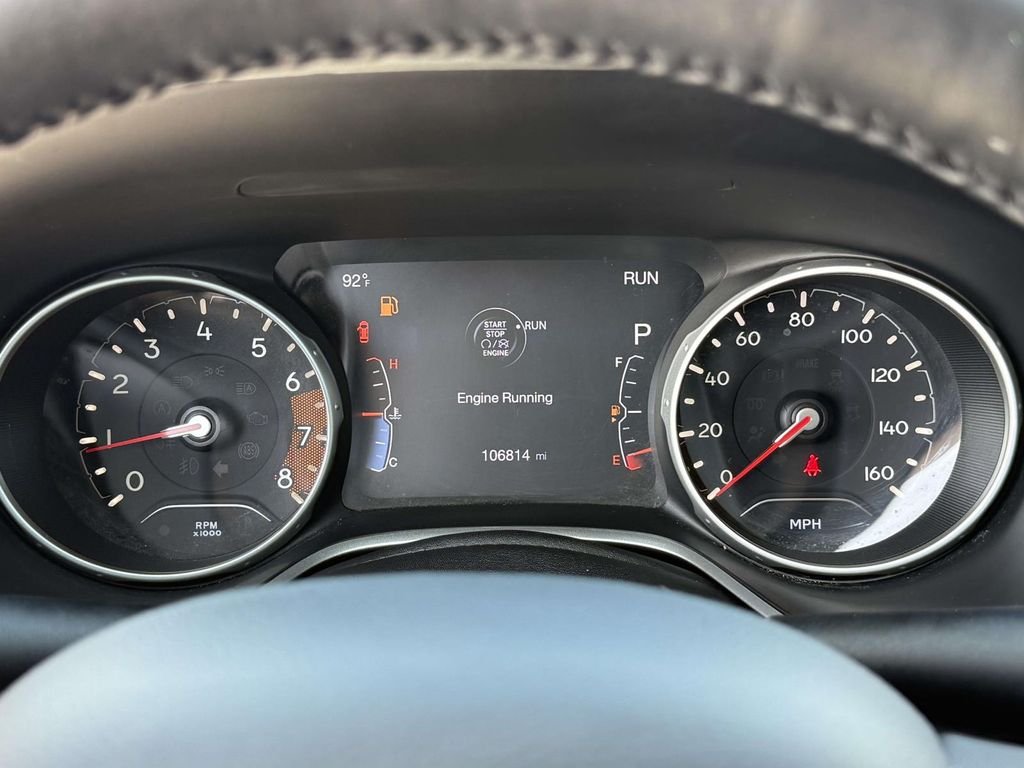 Used 2018 Black Jeep Latitude image 27