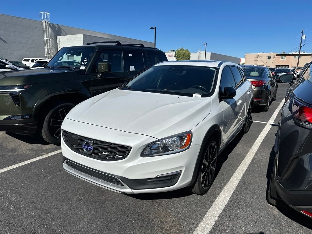 Used 2017 White Volvo T5 image 11