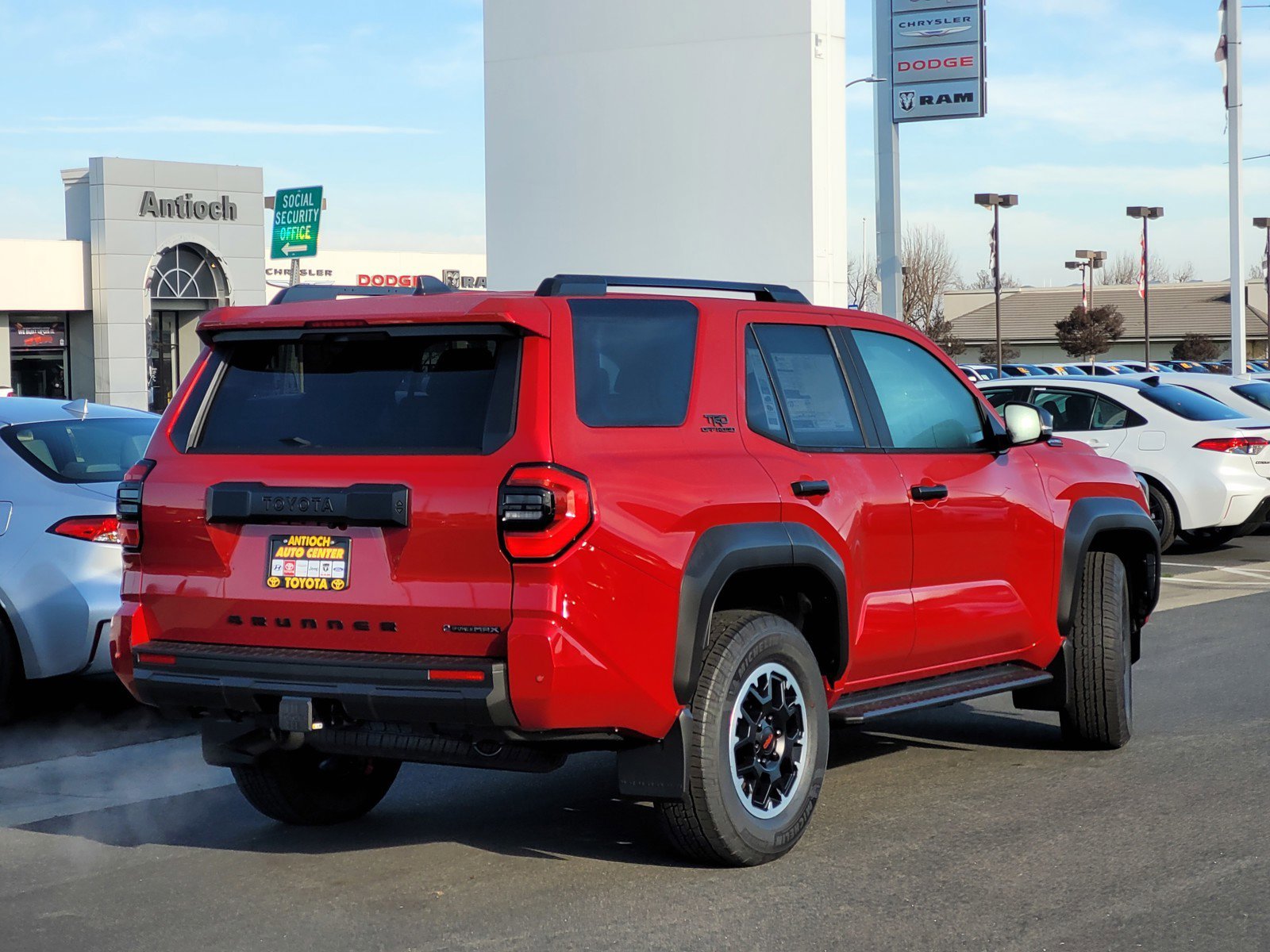 2026 Toyota 4Runner TRD Off-Road - Photo 3