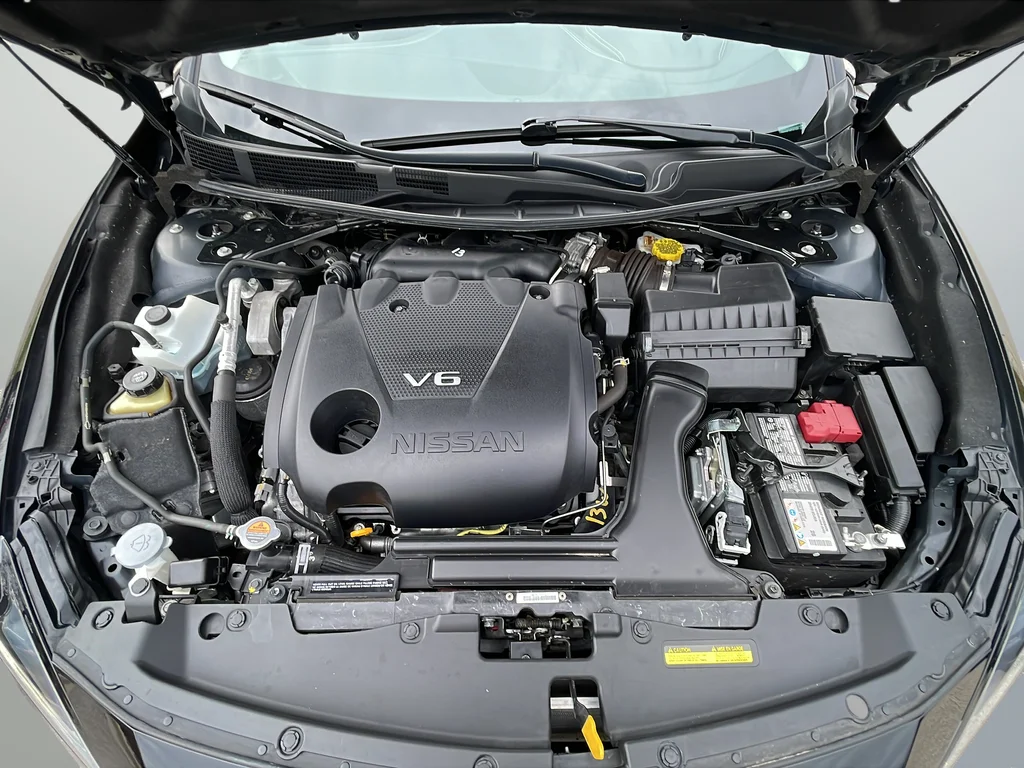 Used 2023 Black Nissan Platinum image 22