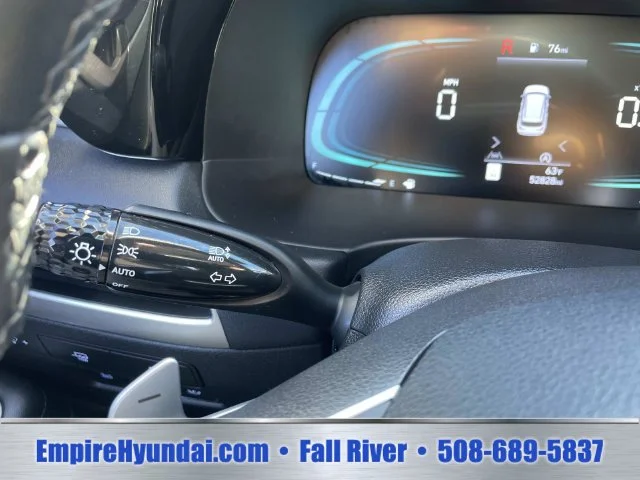Used 2025 Gray Hyundai SEL image 30