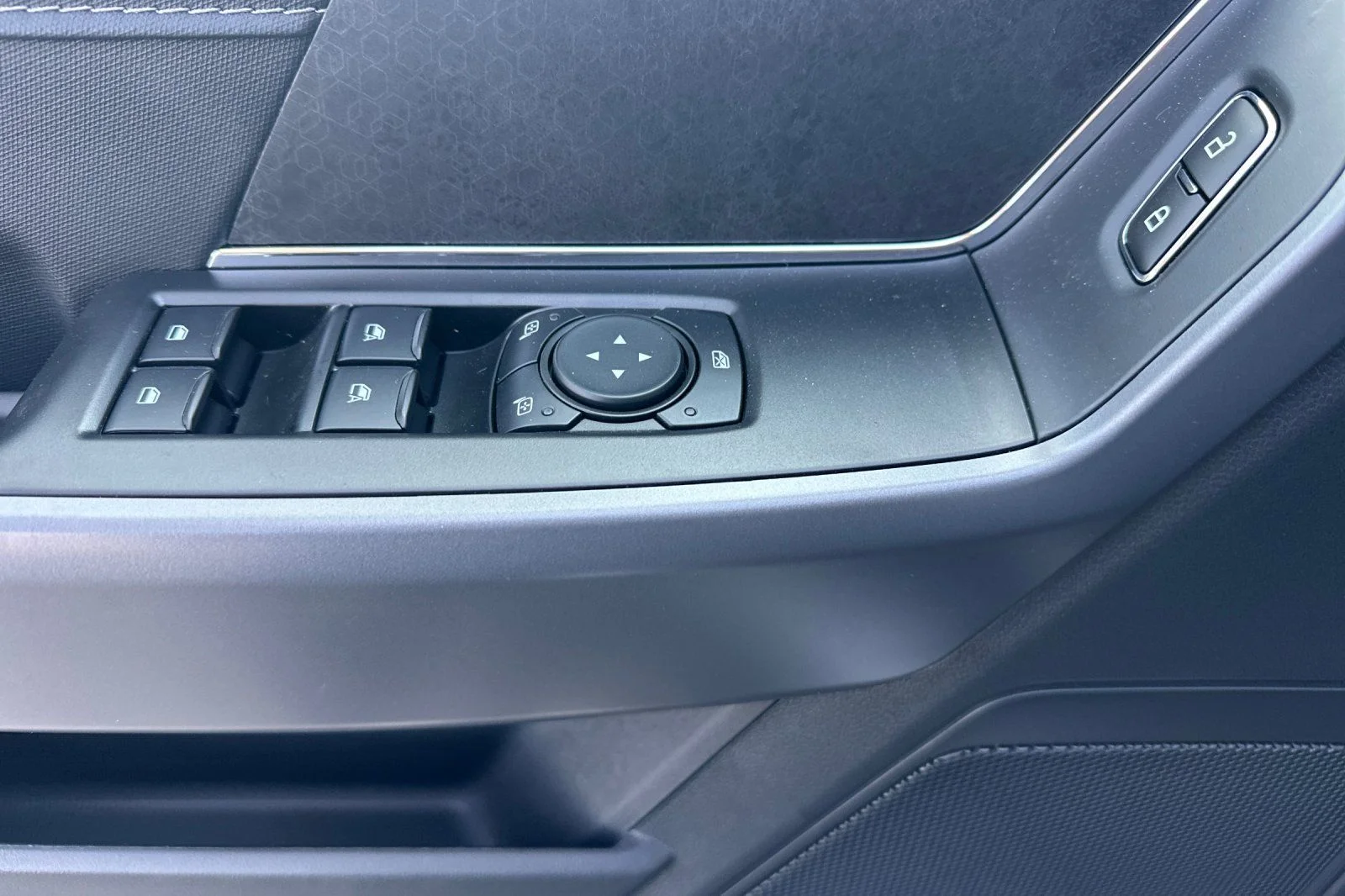 New 2026 Oxford White Ford XLT image 10