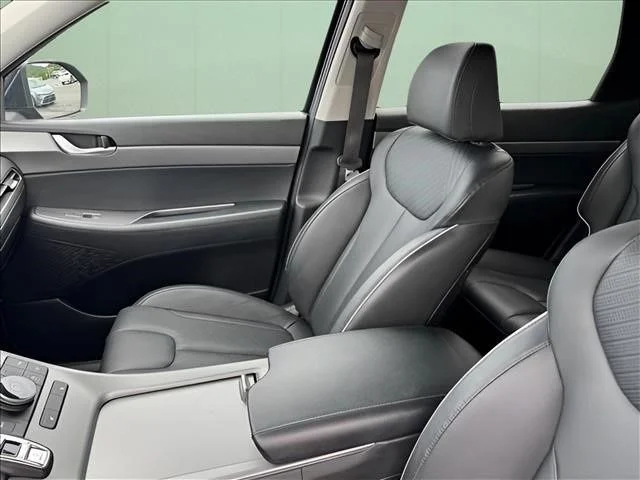 Used 2024 White Hyundai SEL image 9