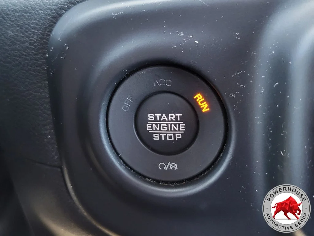 Used 2022 White Jeep Sport image 36