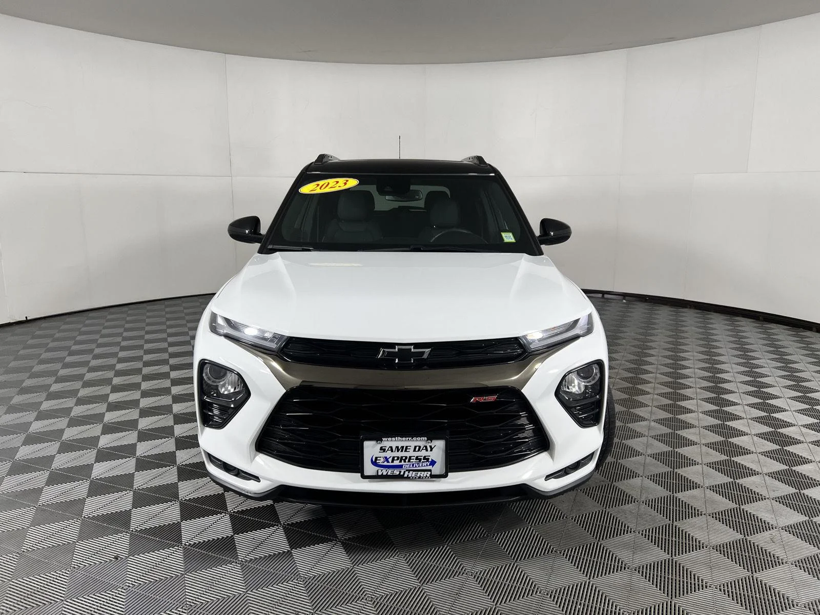 Used 2023 Summit White Chevrolet RS image 3
