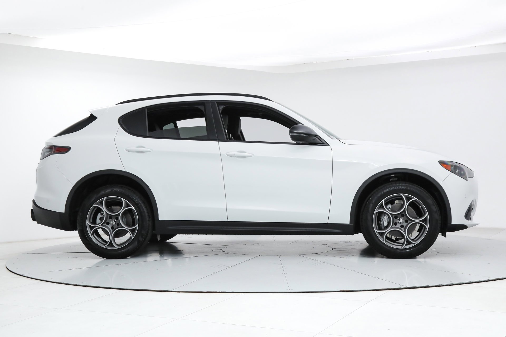 2025 Alfa Romeo Stelvio Base - Photo 6