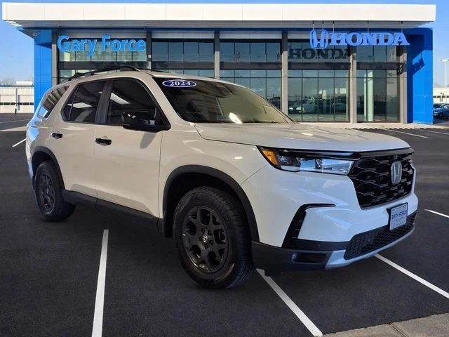 2024 Honda Pilot TrailSport AWD's photo
