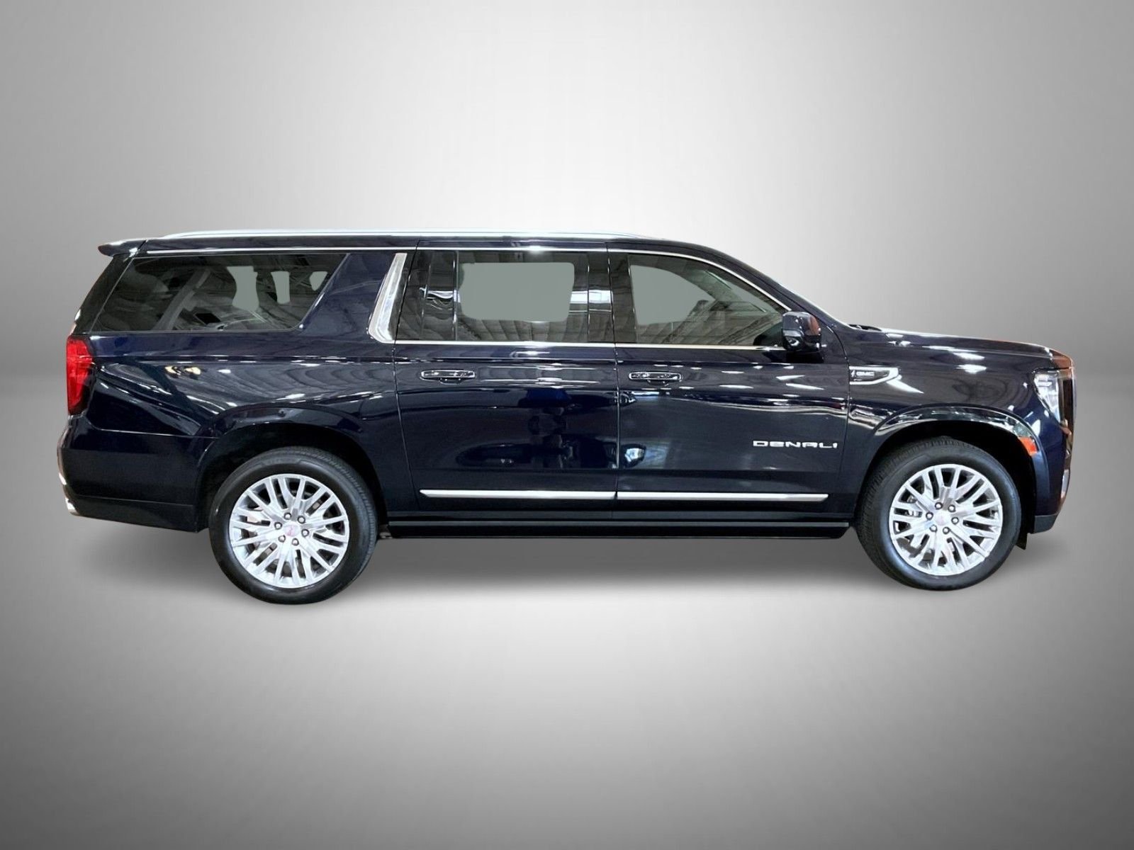 Used 2023 Blue GMC Denali image 4