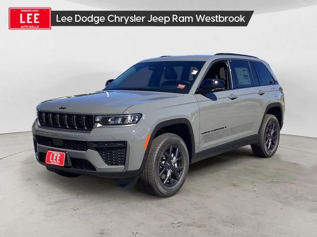 2027 Jeep Grand Cherokee Laredo Altitude