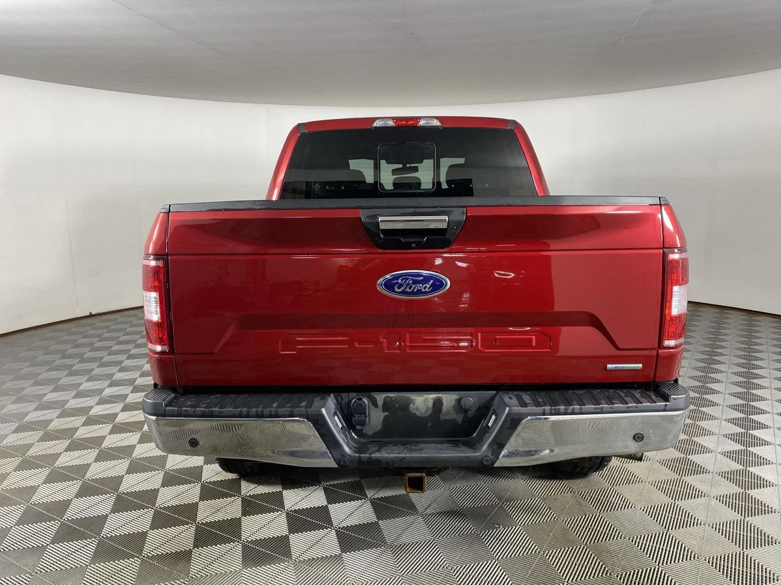 Used 2020 Rapid Red Metallic Tinted Clearcoat/Magnetic Ford XLT image 9