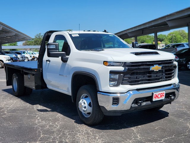 New 2026 Chevrolet Silverado 3500 HD Chassis Cab Work Truck Four Wheel Drive Regular Cab Regular Cab in San Antonio, TX