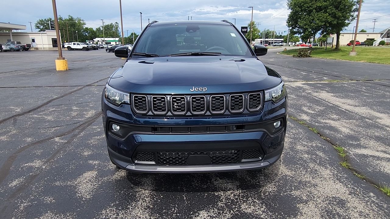 New 2026 Fathom Blue Pearl-Coat Exterior Paint Jeep Latitude Altitude image 3