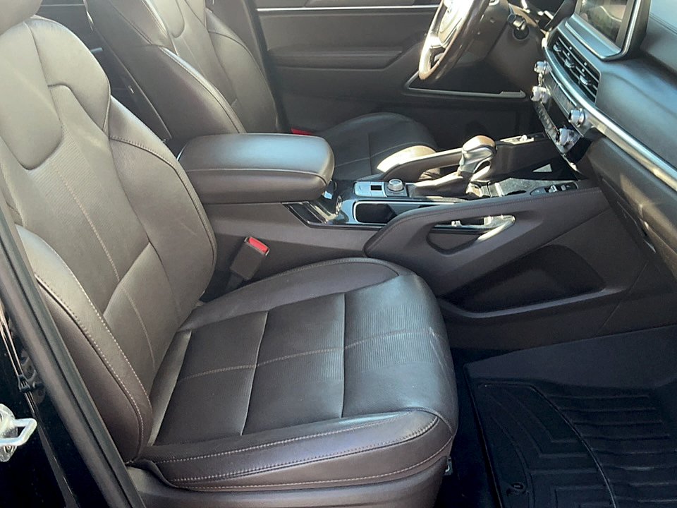 Used 2020 Ebony Black Kia SX image 21