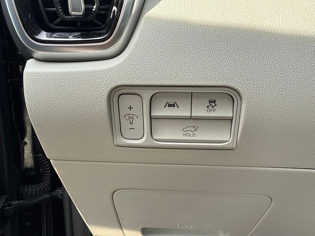 Used 2023 Aurora Black Kia SX Prestige image 18