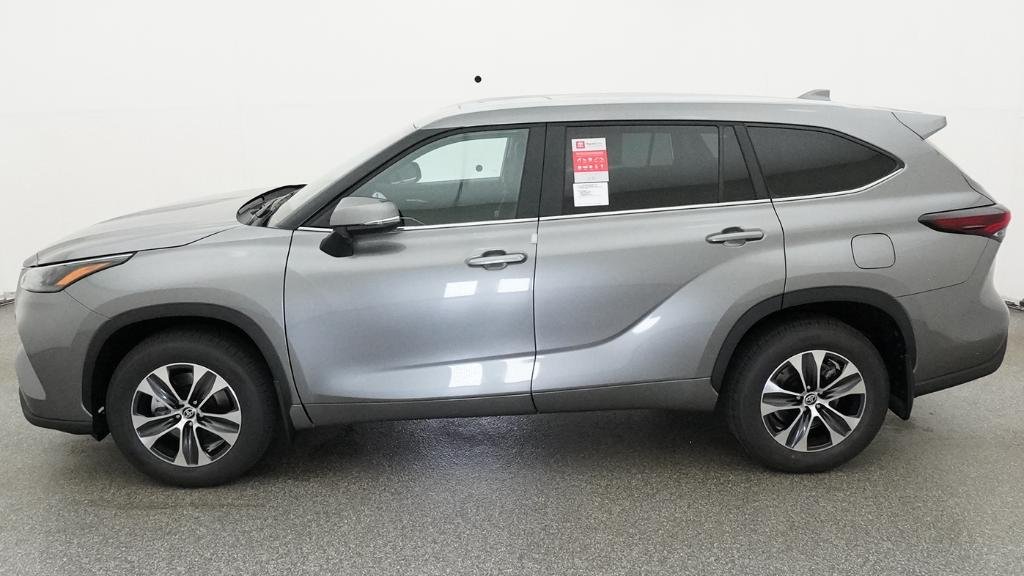 New 2026 Heavy Metal Toyota XLE image 27