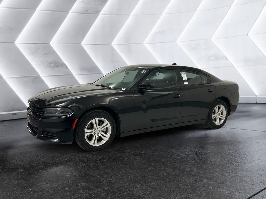 Used 2023 Black Dodge SXT image 1