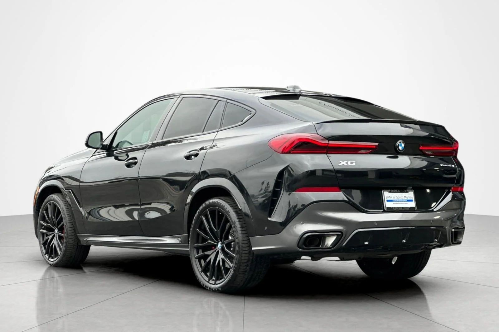 Used 2025 Black Sapphire Metallic BMW xDrive40i image 3
