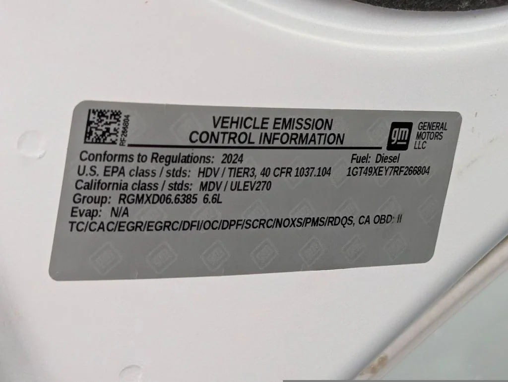 Used 2024 White Frost Tri-Coat GMC Denali Ultimate image 30