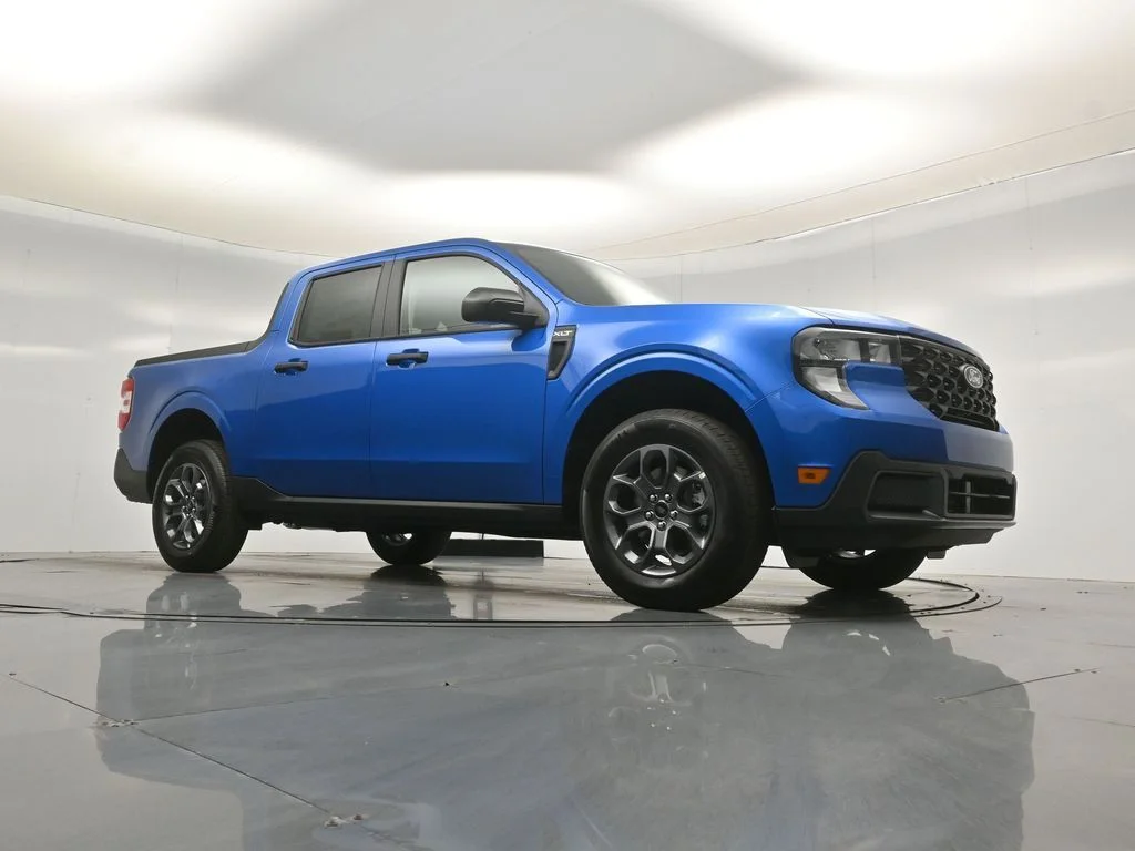 New 2026 Velocity Blue Ford XLT image 3