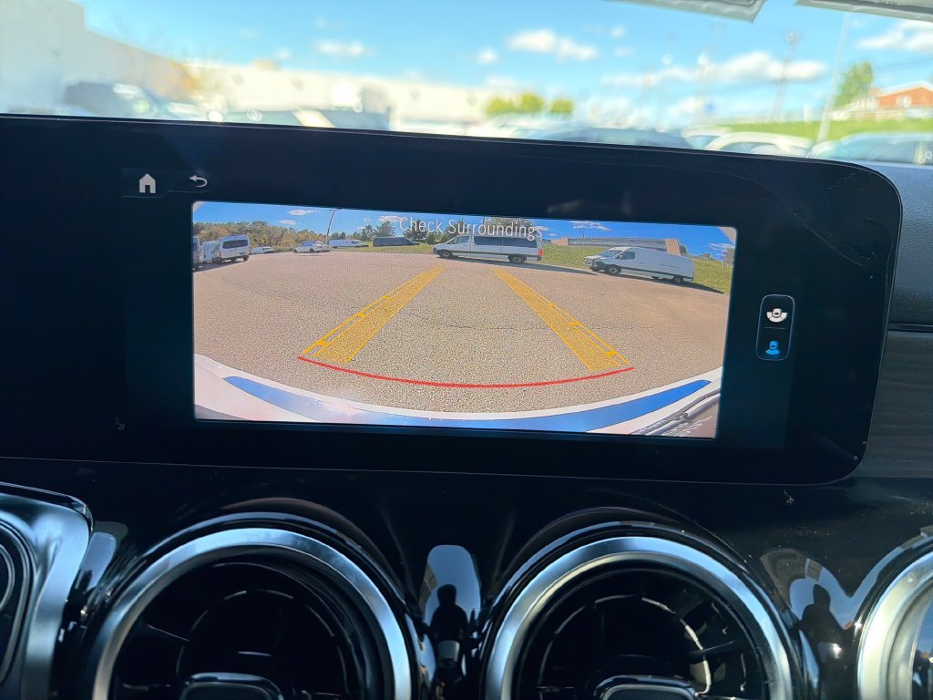 New 2026 Polar White Mercedes-Benz GLB 250 image 7